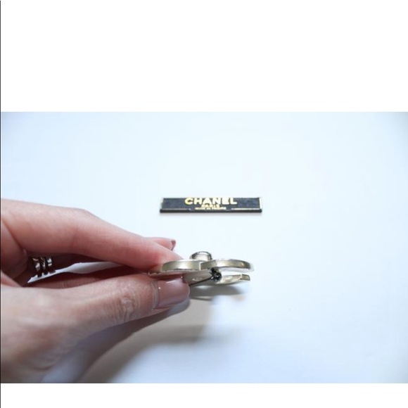 Authentic Chanel Timeless Turnlock CC Silver Pin - Picture 10 of 10